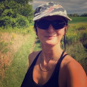 Meet your Posher, Amila